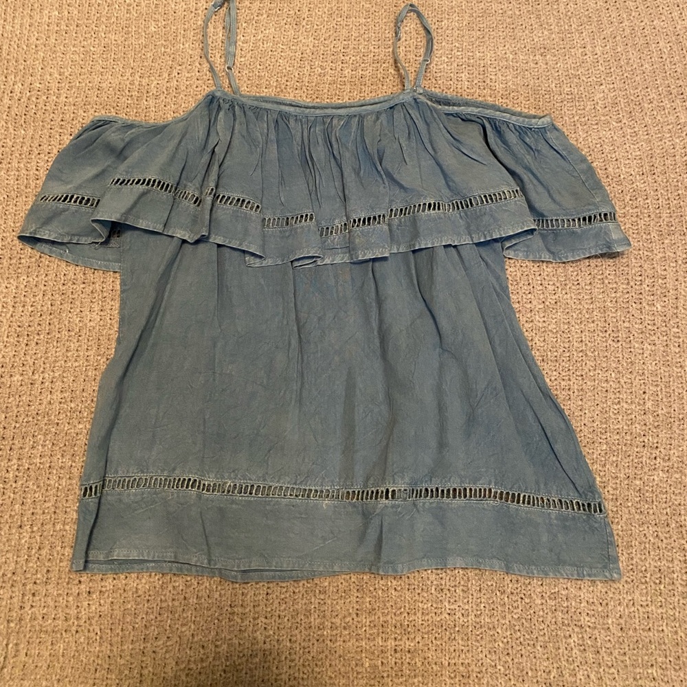 Off the shoulder Style Envy top